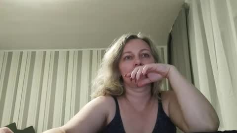 Snapshot of edithmanning chatting on 03-08-26, 06:44 edithmanning online show from 03-08-26, 06:44