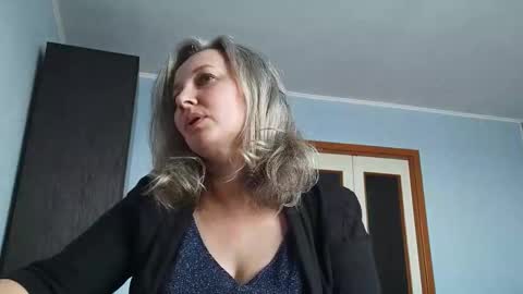 Snapshot of edithmanning chatting on 03-11-26, 12:55 edithmanning online show from 03-11-26, 12:55