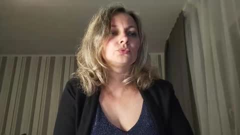 Snapshot of edithmanning chatting on 03-13-26, 05:52 edithmanning online show from 03-13-26, 05:52
