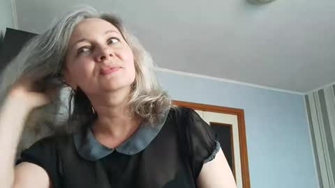 Snapshot of edithmanning chatting on 03-21-26, 06:29 edithmanning online show from 03-21-26, 06:29