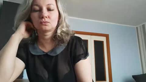 Snapshot of edithmanning chatting on 03-21-26, 08:19 edithmanning online show from 03-21-26, 08:19
