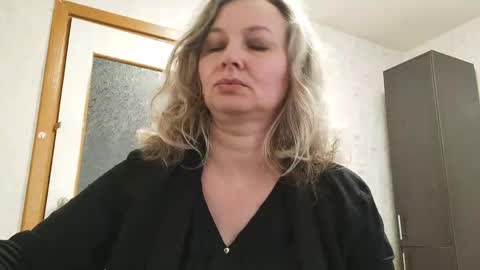 Snapshot of edithmanning chatting on 05-11-26, 05:43 edithmanning online show from 05-11-26, 05:43
