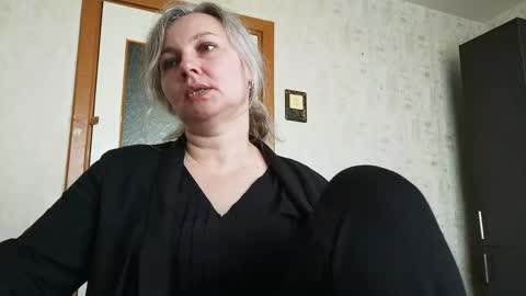 Snapshot of edithmanning chatting on 05-15-26, 06:31 edithmanning online show from 05-15-26, 06:31