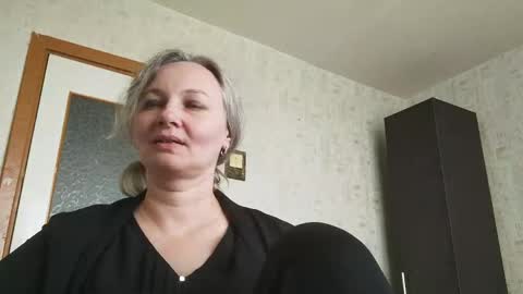 Snapshot of edithmanning chatting on 05-16-26, 10:36 edithmanning online show from 05-16-26, 10:36
