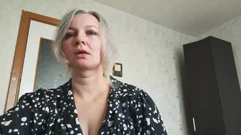 Snapshot of edithmanning chatting on 05-21-26, 06:09 edithmanning online show from 05-21-26, 06:09