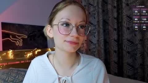 Snapshot of edlin_gail chatting on 10-30-25, 02:07 Edlin Gali online show from 10-30-25, 02:07