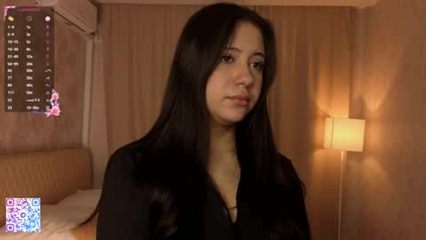 Snapshot of edlinblink chatting on 04-21-26, 04:19 Reina online show from 04-21-26, 04:19