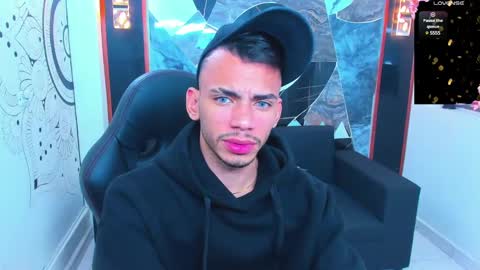 Snapshot of edward_24_ chatting on 01-21-25, 04:21 Edward Colleman online show from 01-21-25, 04:21