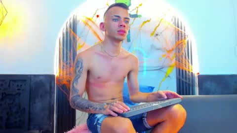 Snapshot of edward_24_ chatting on 10-19-25, 03:40 Edward Colleman online show from 10-19-25, 03:40