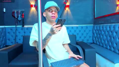 Snapshot of edward_24_ chatting on 11-16-25, 04:40 Edward Colleman online show from 11-16-25, 04:40