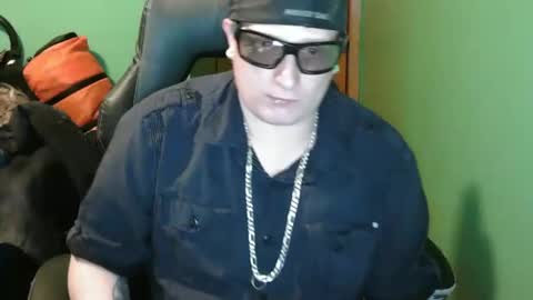 edwardaims_2please online show from 04-09-26, 02:44