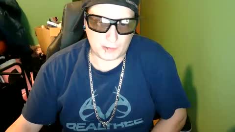 Snapshot of edwardaims_2please chatting on 06-06-26, 09:41 edwardaims_2please online show from 06-06-26, 09:41