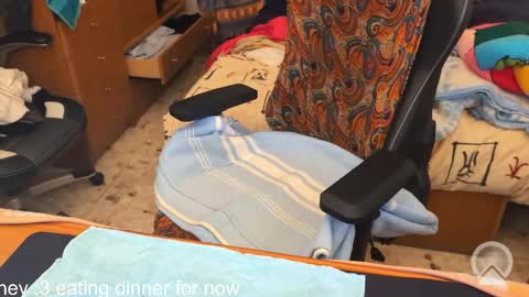 Snapshot of edwarh_01 chatting on 02-03-26, 12:42 Alex online show from 02-03-26, 12:42