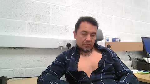 Snapshot of edwill13 chatting on 04-21-26, 08:20 EdM online show from 04-21-26, 08:20