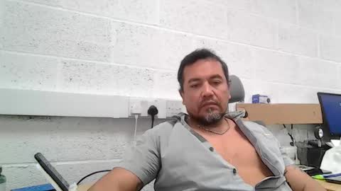 Snapshot of edwill13 chatting on 04-28-26, 07:57 EdM online show from 04-28-26, 07:57