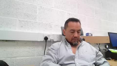 Snapshot of edwill13 chatting on 05-11-26, 08:42 EdM online show from 05-11-26, 08:42