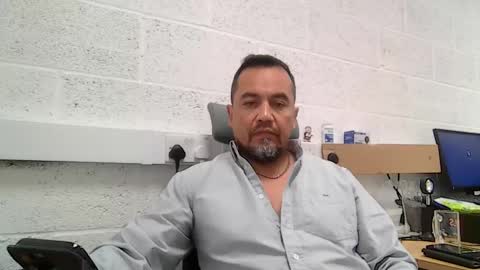 Snapshot of edwill13 chatting on 05-11-26, 03:18 EdM online show from 05-11-26, 03:18