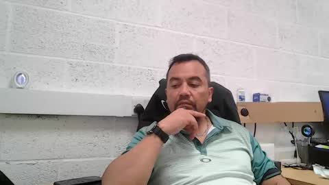 Snapshot of edwill13 chatting on 05-18-26, 02:23 EdM online show from 05-18-26, 02:23