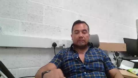 Snapshot of edwill13 chatting on 05-28-26, 11:18 EdM online show from 05-28-26, 11:18