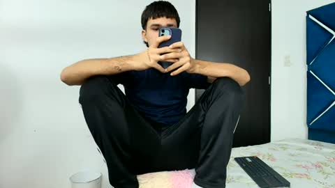 Edwin online show from 06-12-26, 01:21