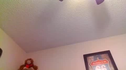 Snapshot of edwins777 chatting on 01-06-26, 06:00 Nicky789 online show from 01-06-26, 06:00