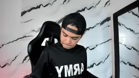 Snapshot of edy_play1 chatting on 04-28-26, 03:33 edy online show from 04-28-26, 03:33