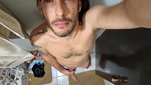 Snapshot of eel1988 chatting on 12-17-25, 02:17 eel1988 online show from 12-17-25, 02:17