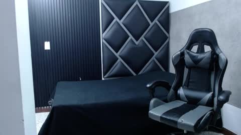 Snapshot of eemma_99 chatting on 01-15-26, 09:18 emma online show from 01-15-26, 09:18