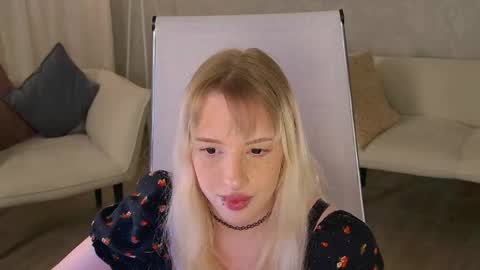 EVA NON NUDE online show from 05-20-26, 04:35