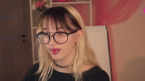 EVA NON NUDE online show from 07-02-26, 04:46