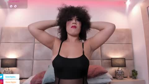 Snapshot of eevee_taylor chatting on 06-05-26, 03:02 Eevee online show from 06-05-26, 03:02