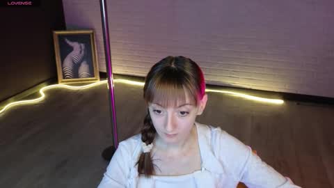 Effie online show from 12-18-25, 01:22