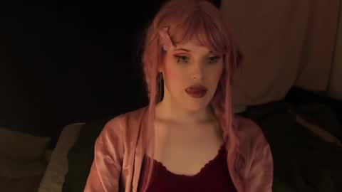 Effie Mur online show from 01-22-25, 03:40