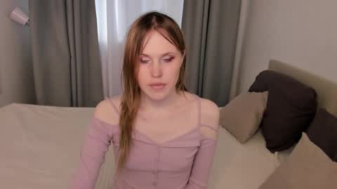 Effie Mur online show from 11-20-25, 11:21