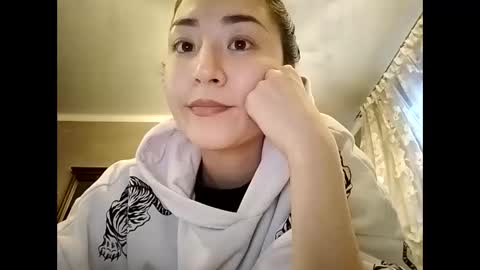 Effy online show from 12-26-24, 11:21