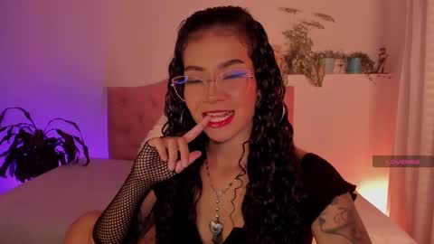 Snapshot of effy_cb chatting on 01-27-25, 05:58 effy online show from 01-27-25, 05:58