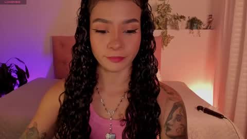 Snapshot of effy_cb chatting on 02-19-25, 09:06 effy online show from 02-19-25, 09:06