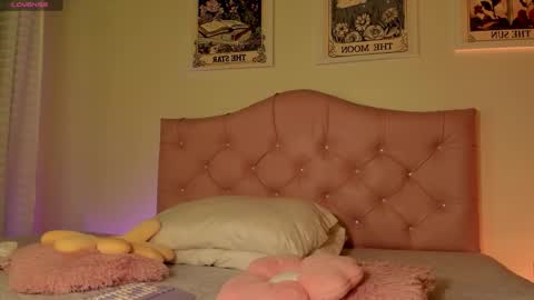 Snapshot of effy_cb chatting on 10-31-25, 04:24 effy online show from 10-31-25, 04:24