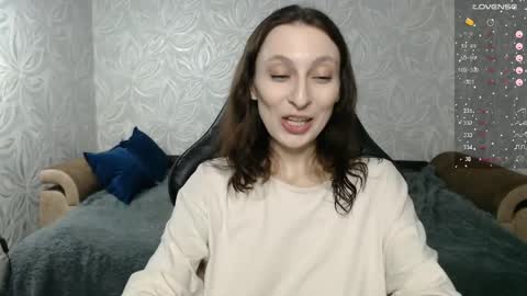 Snapshot of effy_gray chatting on 05-25-26, 07:53 Anna online show from 05-25-26, 07:53
