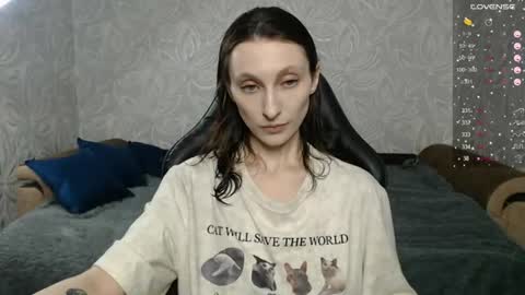 Snapshot of effy_gray chatting on 06-21-26, 06:54 Anna online show from 06-21-26, 06:54