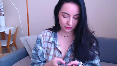 Effy online show from 12-17-24, 09:50