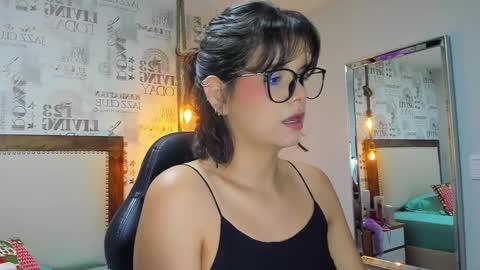 Snapshot of effystonnem chatting on 01-05-25, 07:28 E F F Y online show from 01-05-25, 07:28