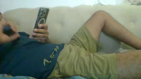 Snapshot of egyman2022 chatting on 12-17-25, 07:20 Im momo 35 Egyptian at Dubai online show from 12-17-25, 07:20