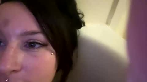 Snapshot of egyptiancottxn chatting on 09-19-25, 11:27 Egyptiancottxn online show from 09-19-25, 11:27