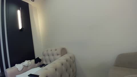 Snapshot of ehotlovea chatting on 01-26-25, 06:07 Erik and Alice online show from 01-26-25, 06:07