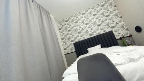 Snapshot of ehotlovea chatting on 02-16-25, 02:42 Erik and Alice online show from 02-16-25, 02:42