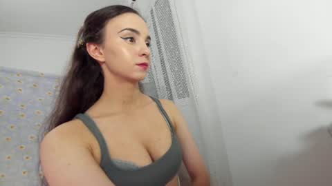 Snapshot of ehotlovea chatting on 07-11-26, 10:55 Erik and Alice online show from 07-11-26, 10:55