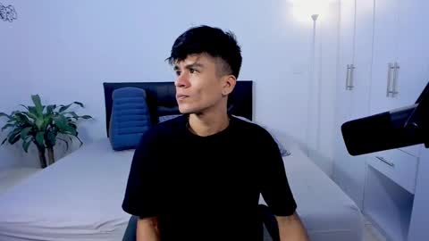 eiden_allenx1 online show from 01-05-25, 08:43