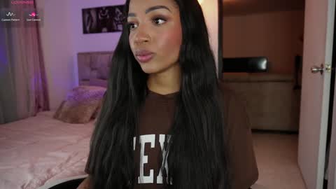 Snapshot of eimi_space chatting on 01-29-25, 12:43 eimi online show from 01-29-25, 12:43