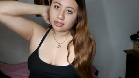 EIMY   MODEL INDEPENDENT online show from 01-18-25, 06:45